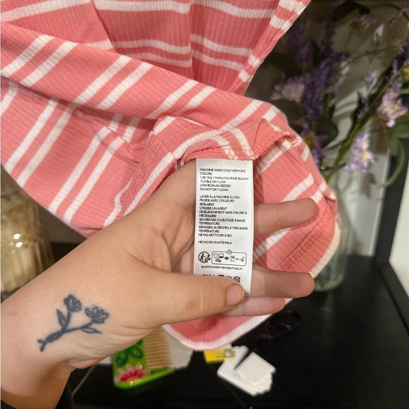 BDG Pink Fitted Ribbed Short Sleeve Tee size medium - Picture 2 of 4